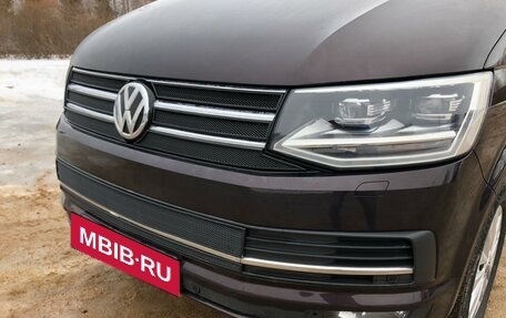 Volkswagen Multivan T6 рестайлинг, 2017 год, 4 800 000 рублей, 15 фотография