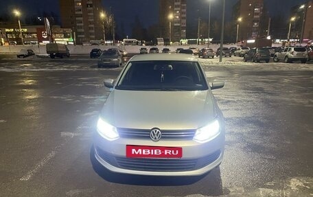 Volkswagen Polo VI (EU Market), 2011 год, 700 000 рублей, 2 фотография