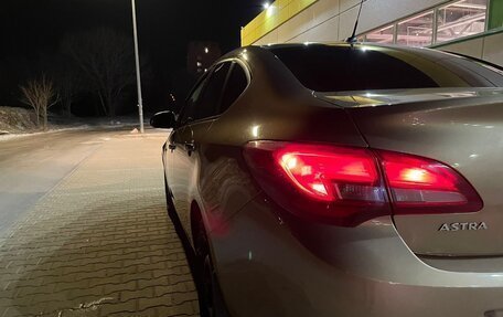 Opel Astra J, 2013 год, 970 000 рублей, 11 фотография