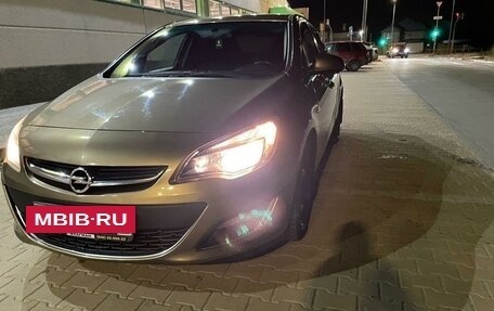 Opel Astra J, 2013 год, 970 000 рублей, 2 фотография
