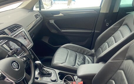 Volkswagen Tiguan II, 2019 год, 3 700 000 рублей, 3 фотография