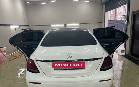Mercedes-Benz E-Класс, 2016 год, 3 100 000 рублей, 5 фотография