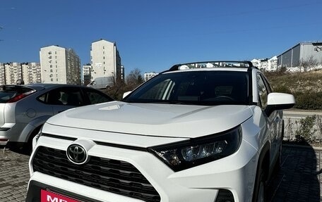 Toyota RAV4, 2019 год, 3 100 000 рублей, 2 фотография