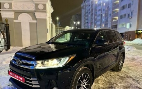 Toyota Highlander III, 2017 год, 4 390 000 рублей, 2 фотография