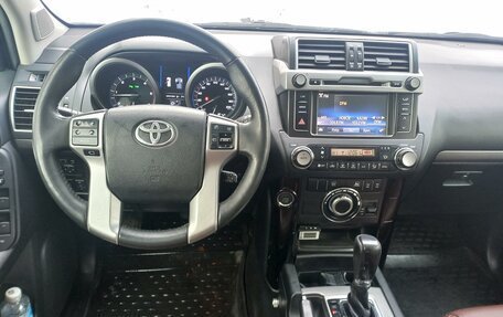Toyota Land Cruiser Prado 150 рестайлинг 2, 2015 год, 3 890 000 рублей, 7 фотография