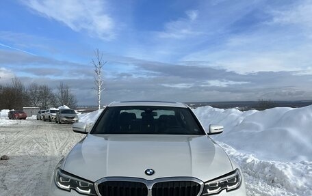 BMW 3 серия, 2019 год, 4 050 000 рублей, 2 фотография