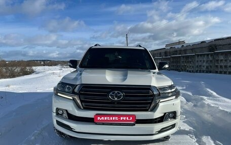 Toyota Land Cruiser 200, 2018 год, 8 700 000 рублей, 2 фотография