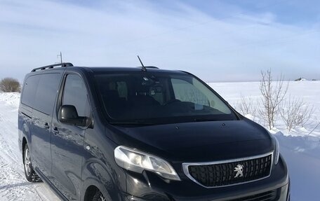 Peugeot Traveller I, 2019 год, 4 000 000 рублей, 3 фотография