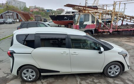 Toyota Sienta II, 2019 год, 1 900 000 рублей, 5 фотография