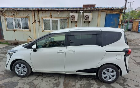 Toyota Sienta II, 2019 год, 1 900 000 рублей, 8 фотография