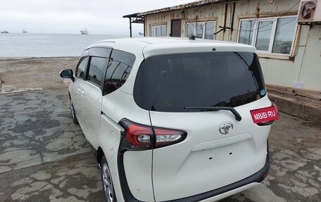 Toyota Sienta II, 2019 год, 1 900 000 рублей, 6 фотография