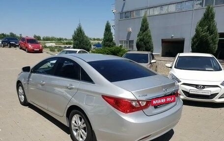 Hyundai Sonata VI, 2011 год, 1 580 000 рублей, 2 фотография