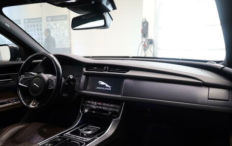 Jaguar XF II, 2017 год, 2 150 000 рублей, 7 фотография