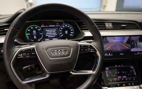 Audi e-tron I, 2019 год, 5 000 000 рублей, 8 фотография