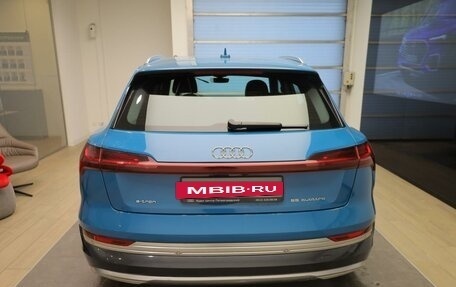 Audi e-tron I, 2019 год, 5 000 000 рублей, 5 фотография