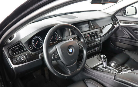 BMW 5 серия, 2015 год, 3 080 000 рублей, 11 фотография