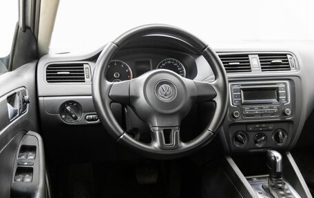 Volkswagen Jetta VI, 2013 год, 1 068 000 рублей, 15 фотография