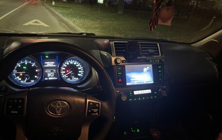 Toyota Land Cruiser Prado 150 рестайлинг 2, 2014 год, 3 600 000 рублей, 12 фотография
