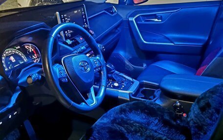 Toyota RAV4, 2021 год, 4 100 000 рублей, 9 фотография
