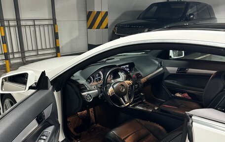 Mercedes-Benz E-Класс, 2013 год, 1 900 000 рублей, 15 фотография