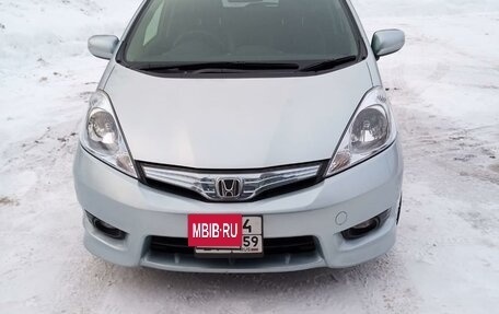 Honda Fit Shuttle I рестайлинг, 2013 год, 1 300 000 рублей, 2 фотография