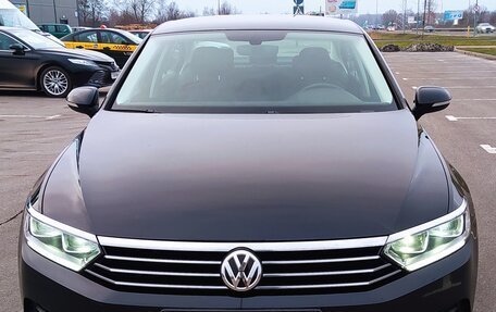 Volkswagen Passat B8 рестайлинг, 2019 год, 1 950 000 рублей, 2 фотография