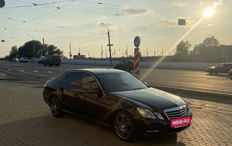 Mercedes-Benz E-Класс, 2011 год, 1 650 000 рублей, 2 фотография