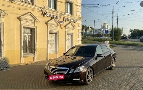 Mercedes-Benz E-Класс, 2011 год, 1 650 000 рублей, 3 фотография