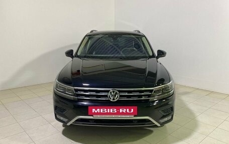 Volkswagen Tiguan II, 2019 год, 3 150 000 рублей, 2 фотография