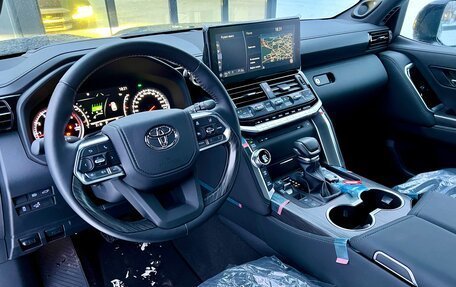 Toyota Land Cruiser, 2023 год, 14 800 000 рублей, 5 фотография