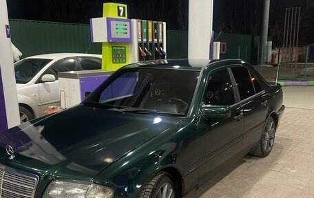 Mercedes-Benz C-Класс, 1995 год, 500 000 рублей, 2 фотография