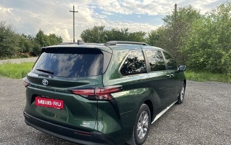 Toyota Sienna, 2021 год, 4 900 000 рублей, 5 фотография
