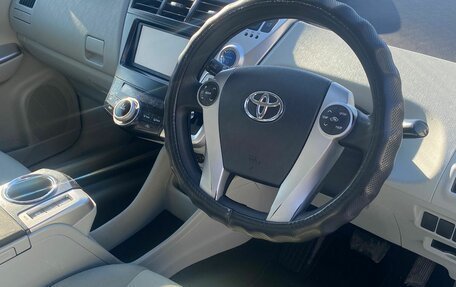 Toyota Prius Alpha I (ZVW40/41), 2013 год, 1 530 000 рублей, 3 фотография
