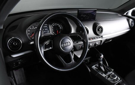 Audi A3, 2017 год, 1 839 000 рублей, 10 фотография