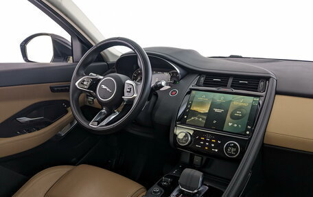 Jaguar E-Pace, 2021 год, 5 095 000 рублей, 26 фотография