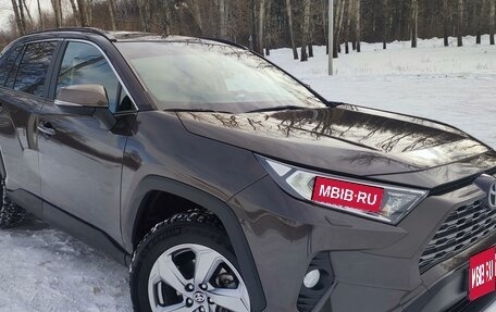 Toyota RAV4, 2021 год, 3 630 000 рублей, 2 фотография