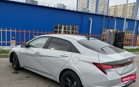 Hyundai Elantra, 2021 год, 2 300 000 рублей, 2 фотография