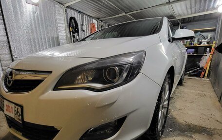 Opel Astra J, 2011 год, 850 000 рублей, 8 фотография