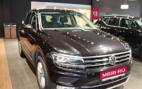 Volkswagen Tiguan II, 2017 год, 2 899 000 рублей, 2 фотография