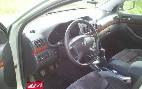 Toyota Avensis III рестайлинг, 2004 год, 585 000 рублей, 6 фотография