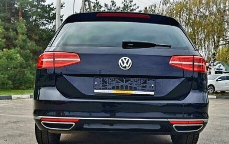 Volkswagen Passat B8 рестайлинг, 2018 год, 2 580 000 рублей, 3 фотография