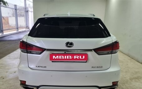 Lexus RX IV рестайлинг, 2020 год, 5 300 000 рублей, 6 фотография