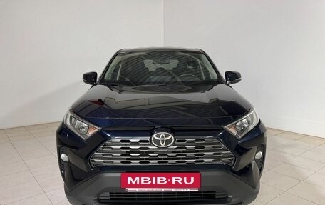 Toyota RAV4, 2019 год, 2 599 000 рублей, 2 фотография