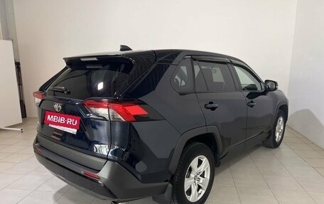 Toyota RAV4, 2019 год, 2 599 000 рублей, 6 фотография