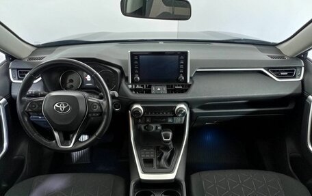 Toyota RAV4, 2019 год, 3 560 000 рублей, 19 фотография