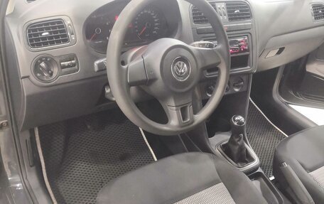 Volkswagen Polo VI (EU Market), 2013 год, 900 000 рублей, 7 фотография