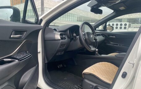 Toyota C-HR I рестайлинг, 2019 год, 2 500 000 рублей, 3 фотография