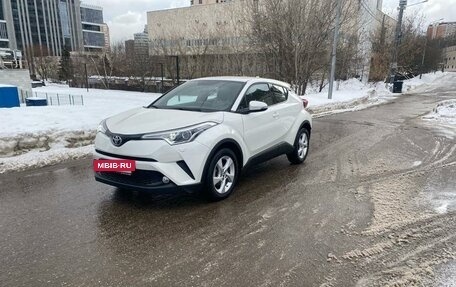 Toyota C-HR I рестайлинг, 2019 год, 2 500 000 рублей, 2 фотография
