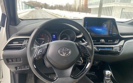 Toyota C-HR I рестайлинг, 2019 год, 2 500 000 рублей, 9 фотография