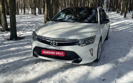 Toyota Camry, 2017 год, 2 650 000 рублей, 2 фотография